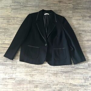 Elegant Black Women's Blazer